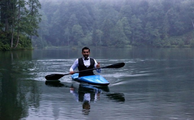 Milli Kanocu Düğün Fotoğraflarını Kanosu İle Birlikte Çektirdi