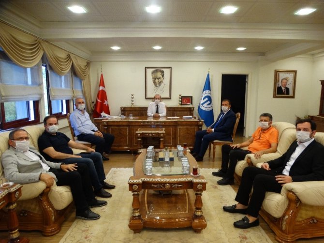 Trabzon Arsin Osb Yönetimi’nden Ktü Rektörü Çuvalcı’ya Ziyaret