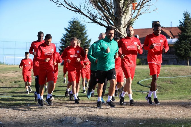 Sivasspor, Bolu’da Yoğun Tempoda Çalışıyor