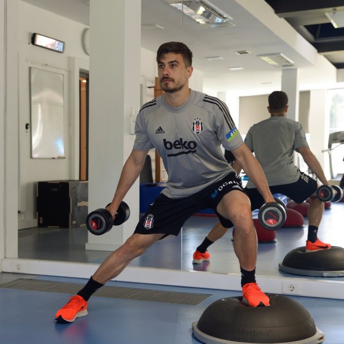 Beşiktaş, Salonda Çalıştı