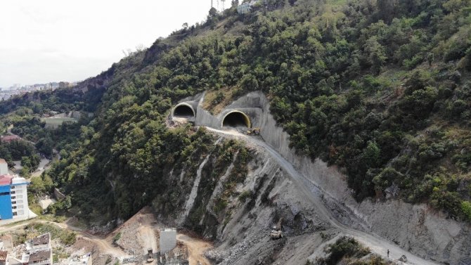 Trabzon’da Boztepe Tüneli’nin Yapımı Sürüyor