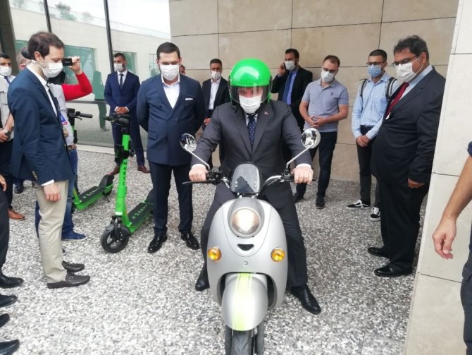 Sanayi Ve Teknoloji Bakanı Varank, Yerli Elektrikli Scooteri Test Etti