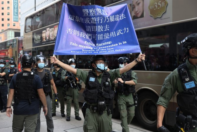 Hong Kong’da Sokaklar Yine Karıştı: En Az 90 Gözaltı