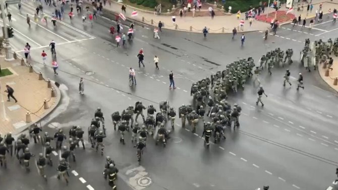 Belarus’ta Protestoculara Polis Müdahalesi