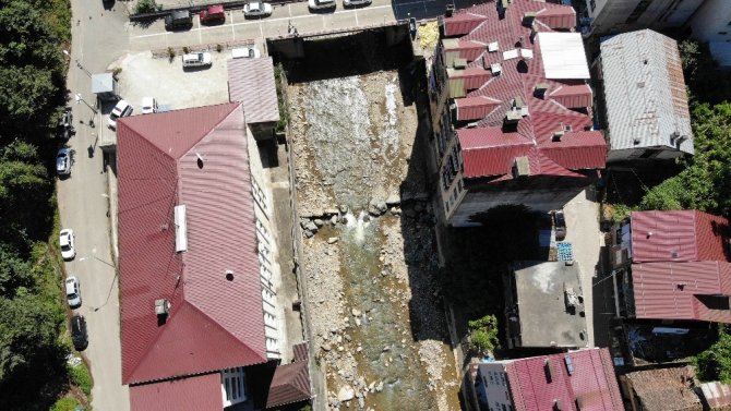Trabzon’un Köprübaşı İlçesi Şiddetli Bir Yağışta Tıpkı Giresun’un Dereli İlçesi Gibi Sel Riski Taşıyor