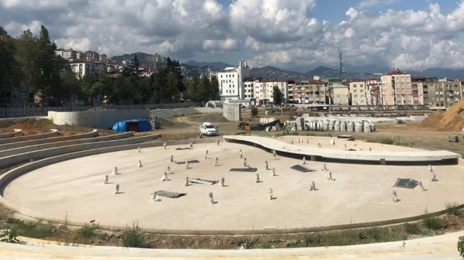 Trabzon’da Millet Bahçesi’nin Yapımı Devam Ediyor