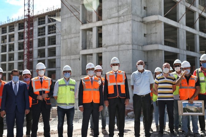 Bakanlar Kasapoğlu Ve Kurum Yurt İnşaatında İncelemede Bulundu