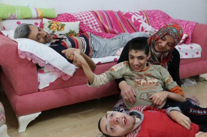 İki Engelli Çocuğuna Bakarken Kansere Yakalanan Baba Hayatını Kaybetti