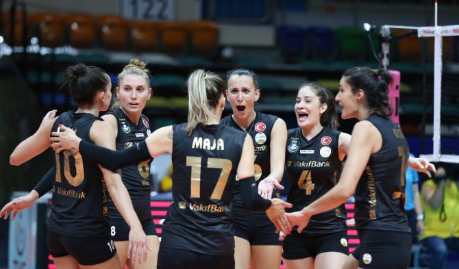 Vakıfbank Lige Galibiyetle Başladı