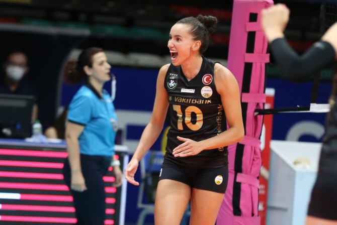 Vakıfbank Lige Galibiyetle Başladı