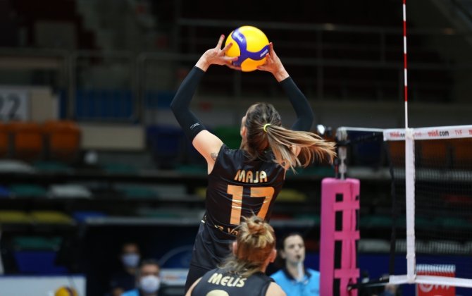 Vakıfbank Lige Galibiyetle Başladı