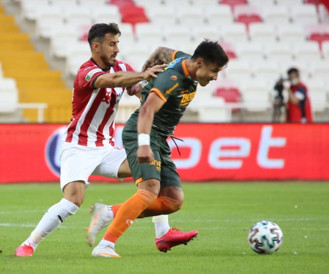 Alanyaspor, Sivasspor’u 2-0 Mağlup Etti