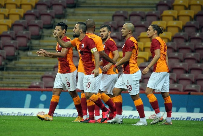 Galatasaray 3 Golle Başladı