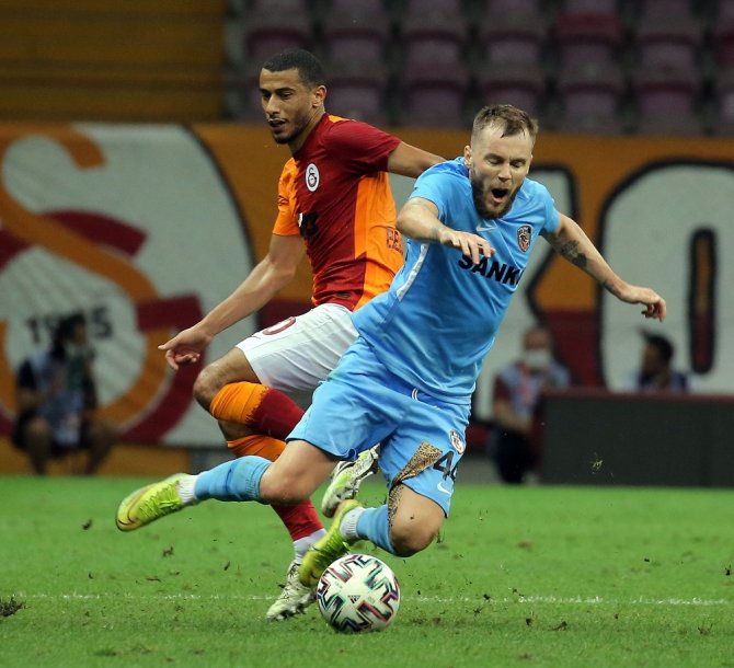Galatasaray 3 Golle Başladı