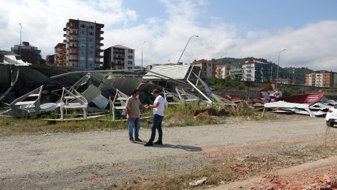 Trabzon’da Balıkçı Barınakları Ve Balık Depoları Yıkıldı
