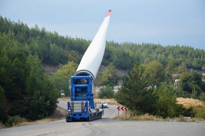 65 Metre Uzunluğunda 18 Ton Ağırlığında, Böyle Taşındı