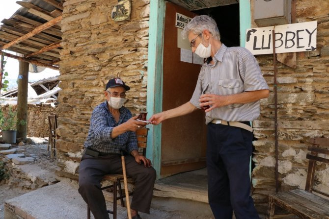 Sadece 5 Kişinin Yaşadığı “Kendinden Sosyal Mesafeli” Köy