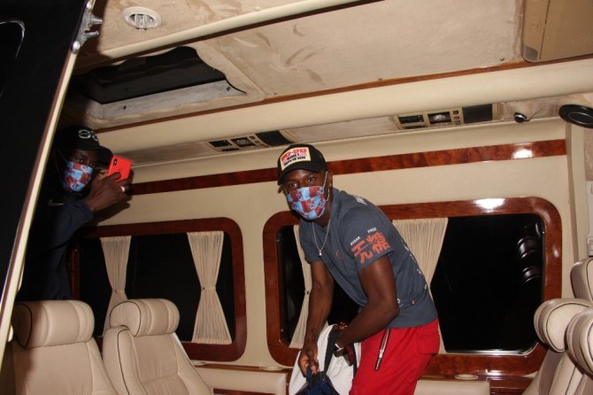 Benik Afobe, Trabzon’a Geldi
