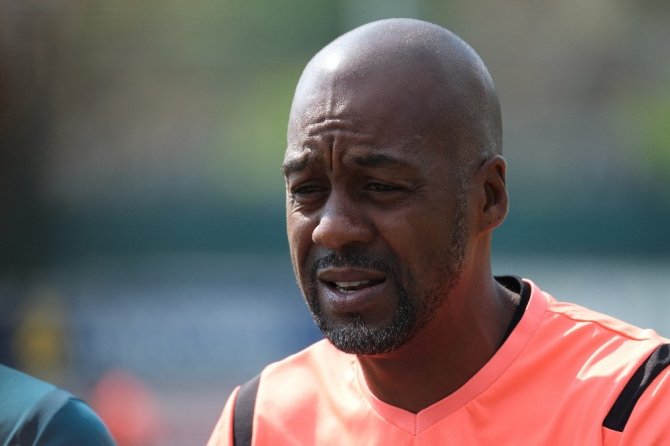 Eddie Newton: "Hata Ve Panik Transferi Yapmayacağız"