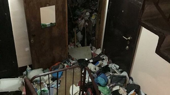 Rusya’daki Çöp Evde Yaşlı Çiftin Cesedi Bulundu