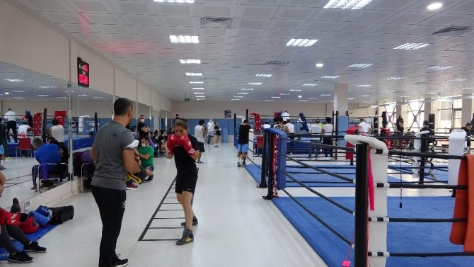 İngiltere Kadın Boks Milli Takımı Tokyo Olimpiyatları’na Trabzon’da Hazırlanıyor