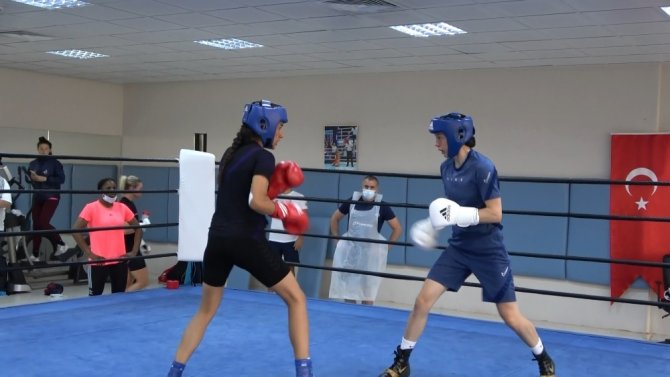 İngiltere Kadın Boks Milli Takımı Tokyo Olimpiyatları’na Trabzon’da Hazırlanıyor