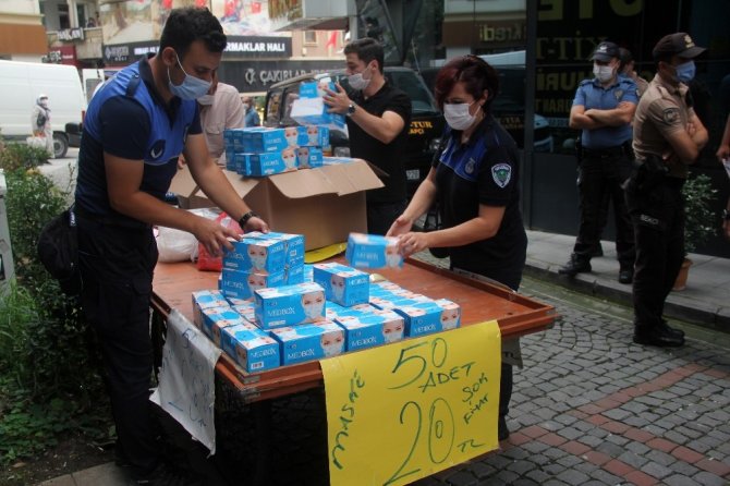 Giresun’da Seyyar Olarak Maske Satanlara Operasyon