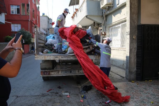 Boşalt Boşalt Bitmedi: Tam 11 Kamyon Çöp Çıktı