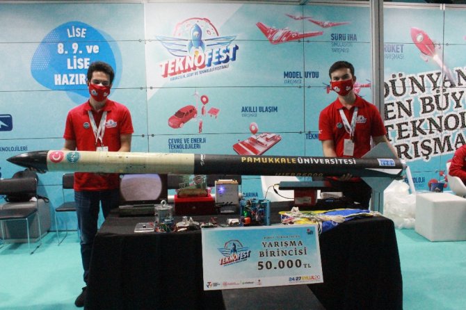 Teknofest Roket Yarışmalarının Birincisi Ödülünü Cumhurbaşkanı Erdoğan’dan Aldı