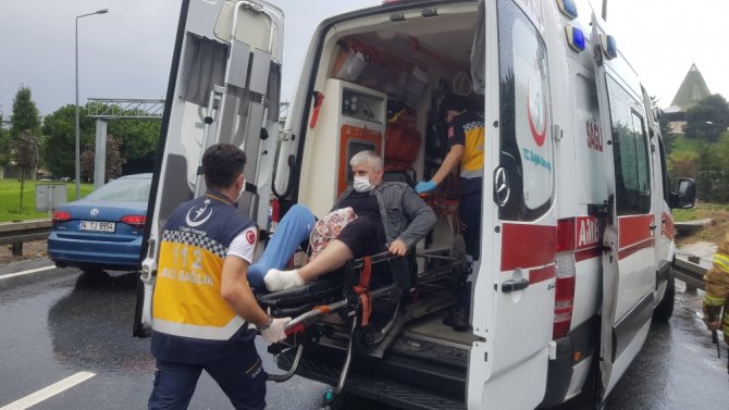 Alt Geçidi Su Bastı, Diyaliz Hastalarını Taşıyan Minibüs Mahsur Kaldı