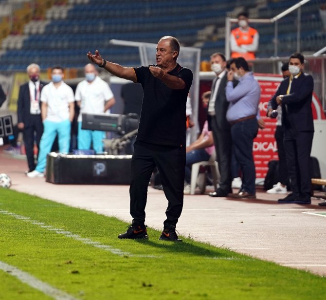 Fatih Terim: “Ben Galatasaray’ı Terk Etmedim, Oyunu Terk Ettim"