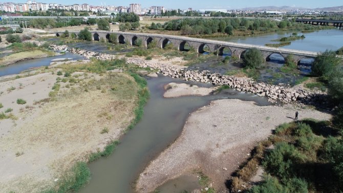 Türkiye’nin En Uzun Nehrinde Su Seviyesi Düştü