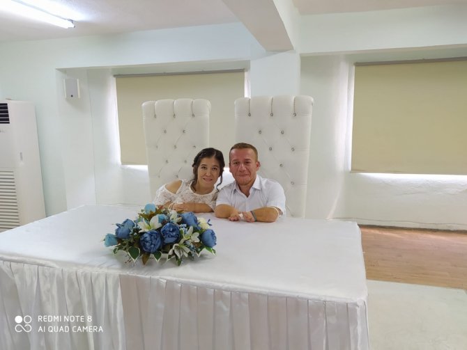 Boyları Küçük Aşkları Büyük
