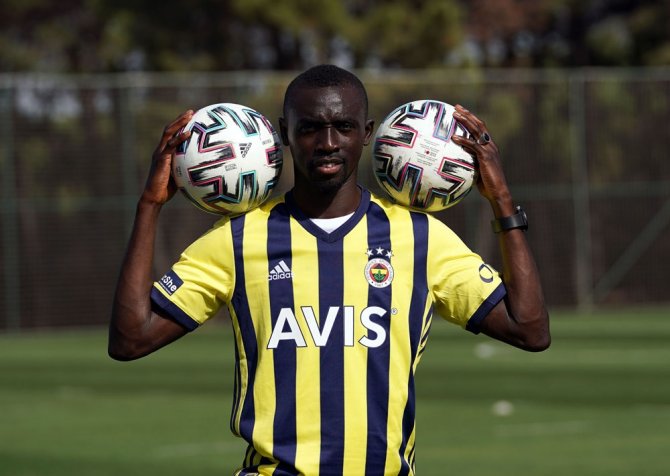 Papiss Cisse: "Fenerbahçe Reddedilemeyecek Kadar Büyük Bir Kulüp"