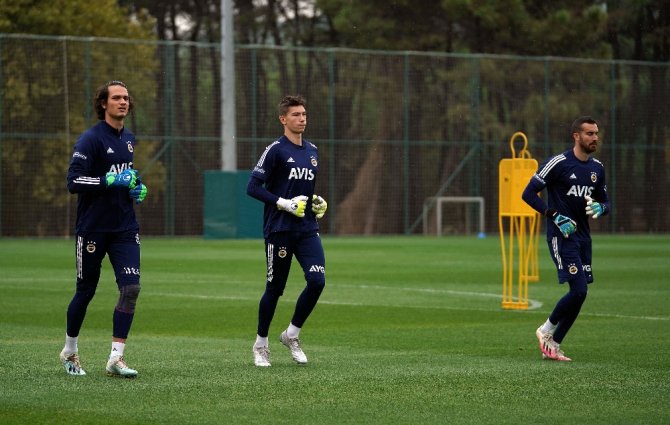 Fenerbahçe Yağmur Altında Çalıştı