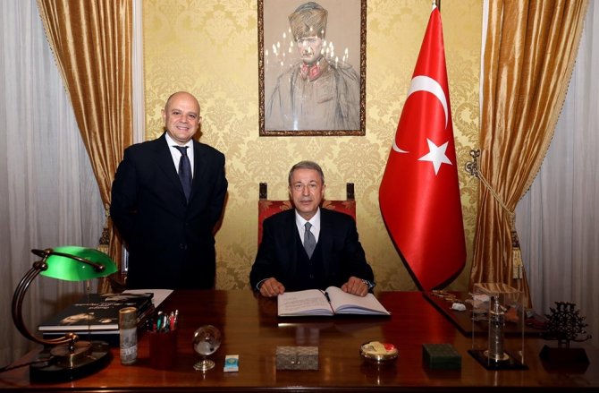 Milli Savunma Bakanı Akar İtalya’da