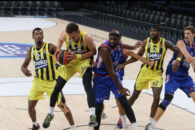 Thy Euroleague: Anadolu Efes: 71 - Fenerbahçe: 80