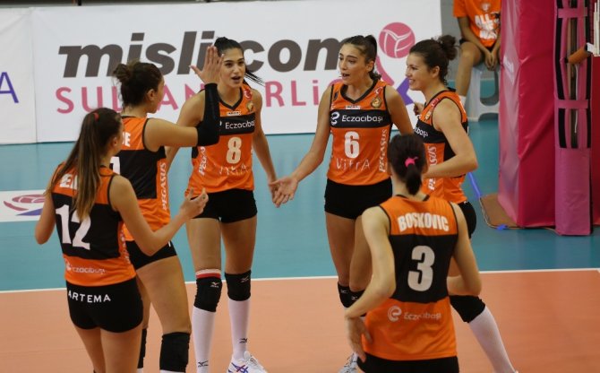 Sultanlar Ligi: Eczacıbaşı Vitra: 3 - Karayolları: 1