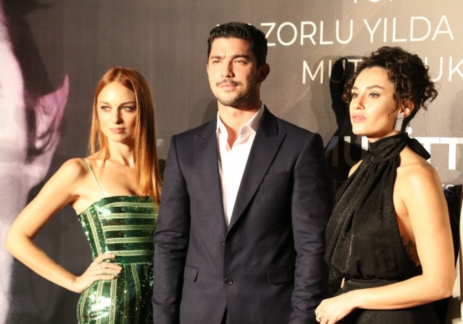 57. Antalya Altın Portakal Film Festivali’nde Kırmızı Halı Şıklığı