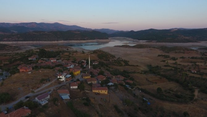 Balıkesir’de Kuraklığın Görüntüsü: Çaygören Barajı Alarm Veriyor