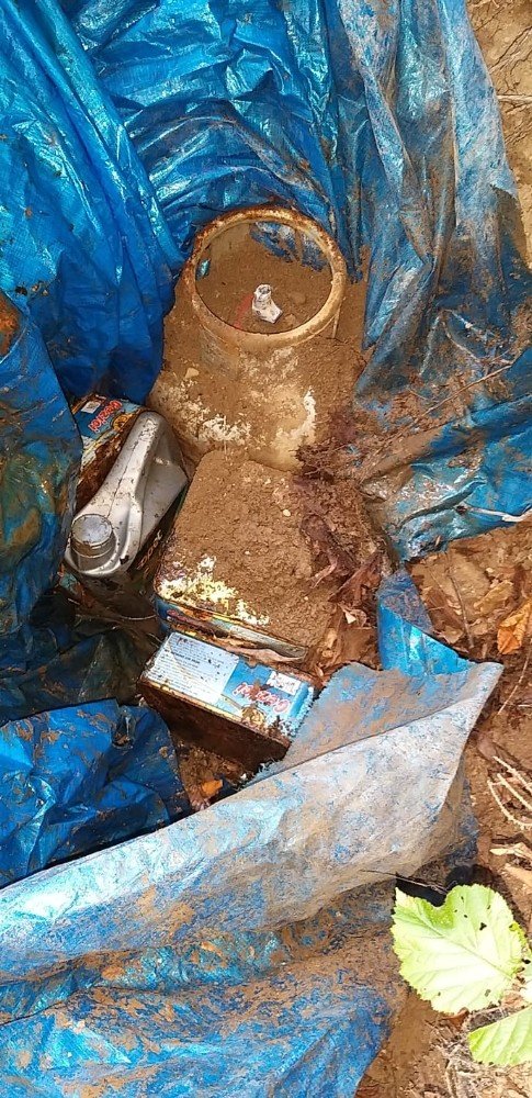 Gümüşhane’de Bölücü Terör Örgütüne Ait Depoda Yaşamsal Malzeme Ele Geçirildi