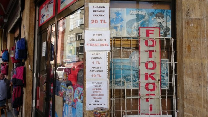 Burada Adres Soran Şaşırıyor, Derdini Anlatan 50 Lira Ödüyor