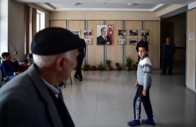 Ermenistan’ın Saldırılarından Kaçan Siviller 18 Gündür Okullarda Yaşıyor