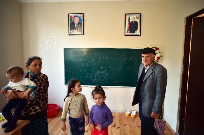 Ermenistan’ın Saldırılarından Kaçan Siviller 18 Gündür Okullarda Yaşıyor