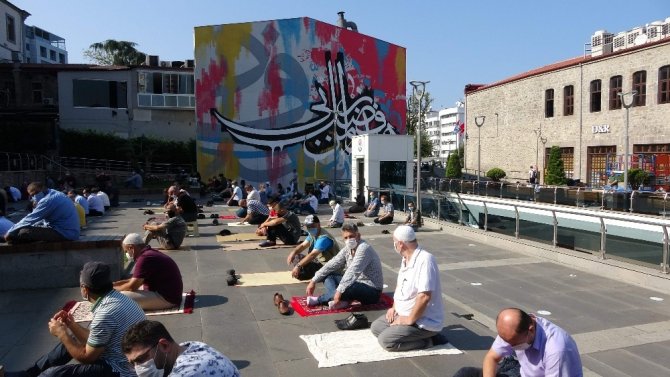 Geleneksel Hat Sanatı İle Grafiti Sanatı Dünyada İlk Kez Trabzon’da Uygulandı