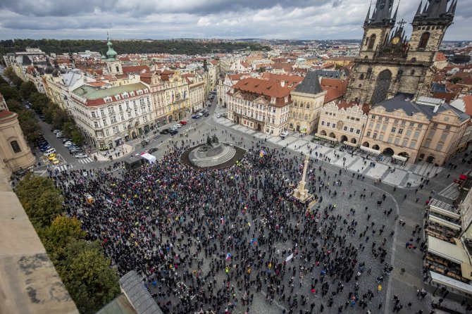 Prag’da Holiganlar Polisle Çatıştı: 20 Yaralı, 16 Gözaltı