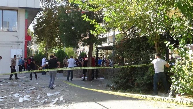 Diyarbakır’da "Namus" Cinayeti: Ablasını Öldürüp Polise Teslim Oldu