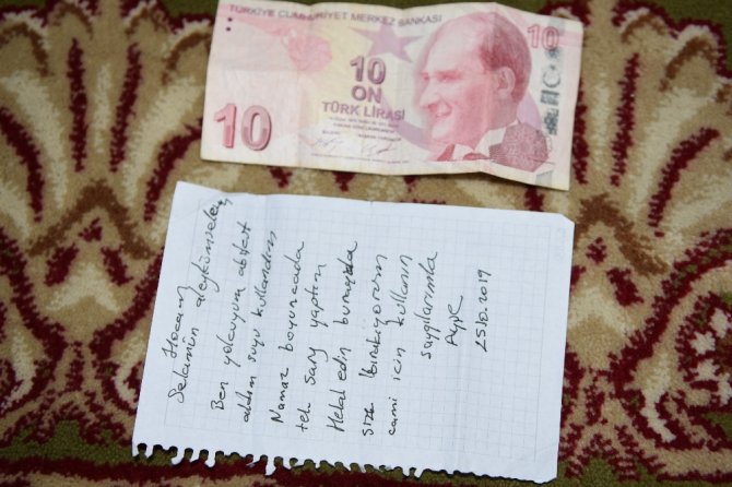 Şarj Ettiği Telefonu İçin Camiye Bıraktığı Para 1 Yıl Sonra Bulundu