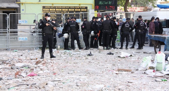 Diyarbakır Hdp İl Binasında Polis Araması
