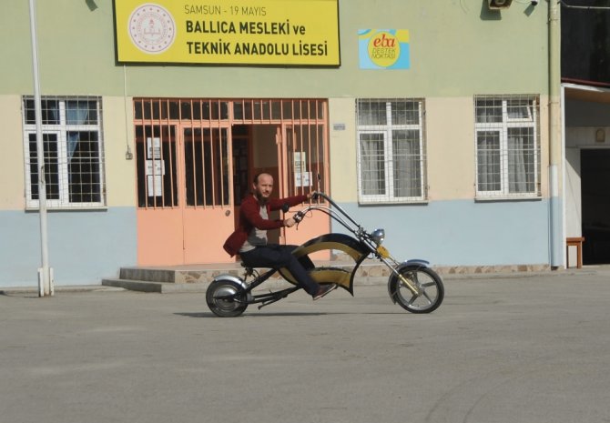 Okulun Atölyesinde Elektrikli Motosiklet Yaptı